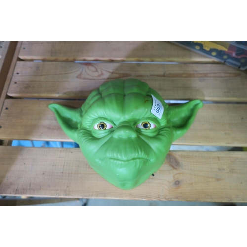 669 - YODA FACE WALL LIGHT