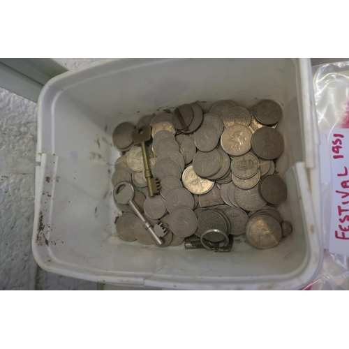 1632 - A TUB OF COINS AND KEYS