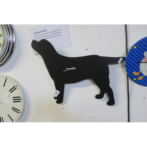 1667 - BACK WAGGY TAIL DOG CLOCK