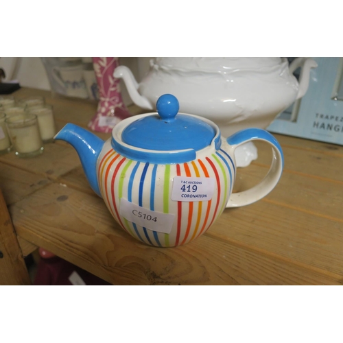 419 - WHITTARDS TEAPOT