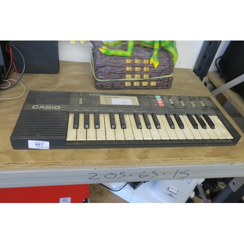 487 - CASIO ELECTRONIC KEYBOARD