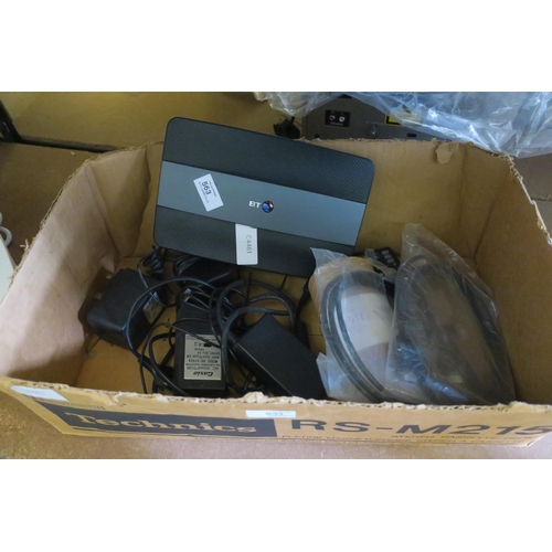 531 - BOX OF ELECTRONIC ITEMS