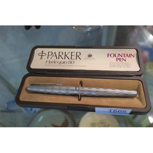 1666 - VINTAGE PARKER PEN IN CASE