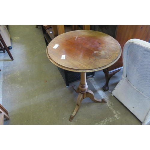 1826 - ROUND WINE SIDE TABLE