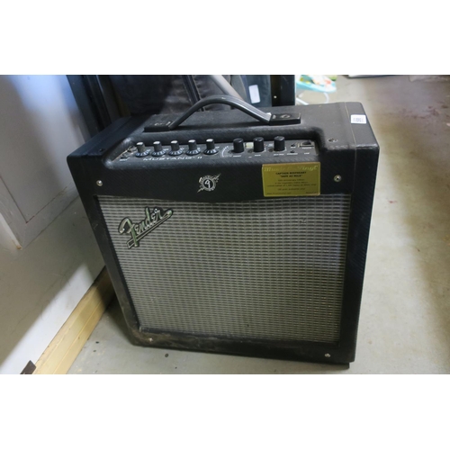 500 - FENDER MUSTANG II PORTABLE AMPLIFIER