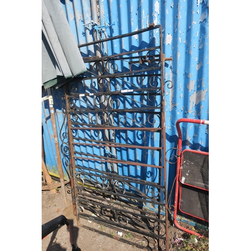 161 - PAIR OF METAL DRIVEWAY GATES