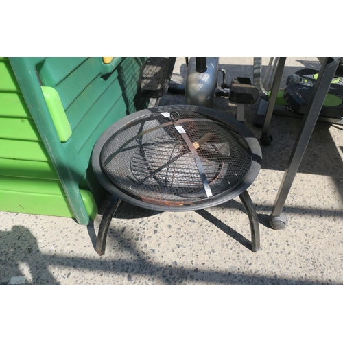 289 - BARBEQUE FIRE PIT