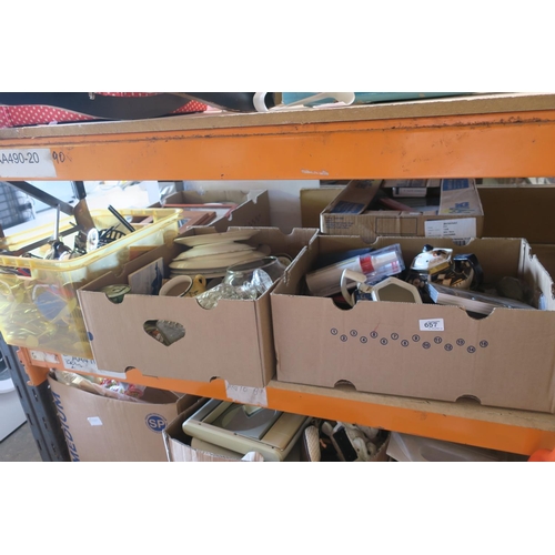 657 - 5 BOX BAY OF HOUSEHOLD CLEARANCE ITEMS