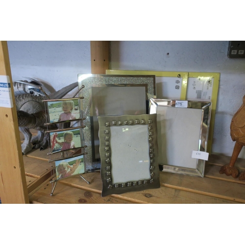 675 - 6 X PHOTO FRAME