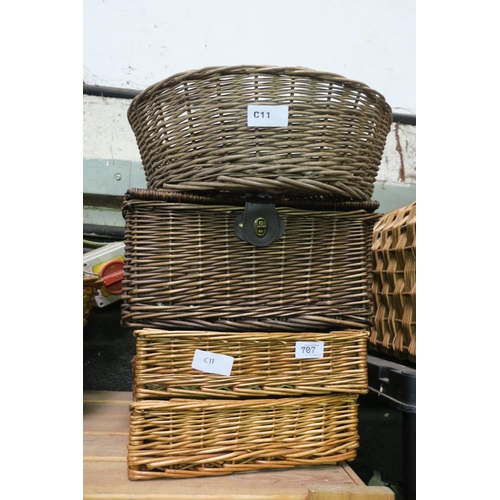 707 - SELECTION OF BASKETS