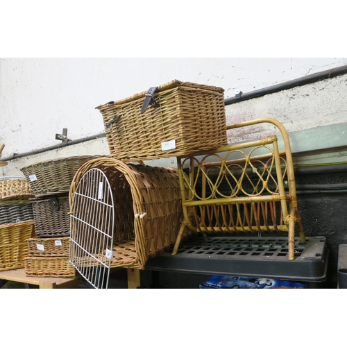 718 - WICKER PET CARRIER, MAGAZINE RACK AND HAMPER