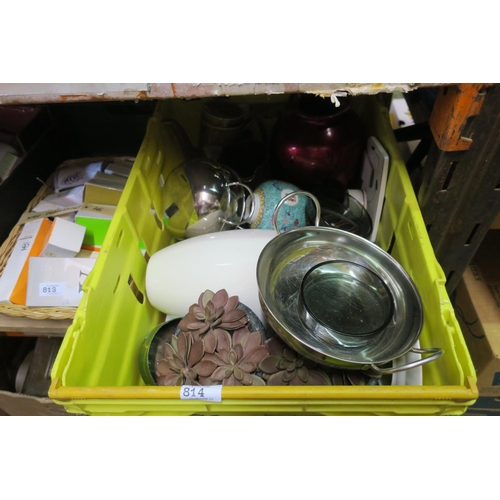 814 - TRAY OF COLLECTABLE ITEMS