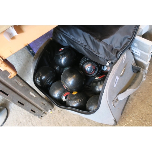 BAG OF CROWN GREEN BOWLING BALLS