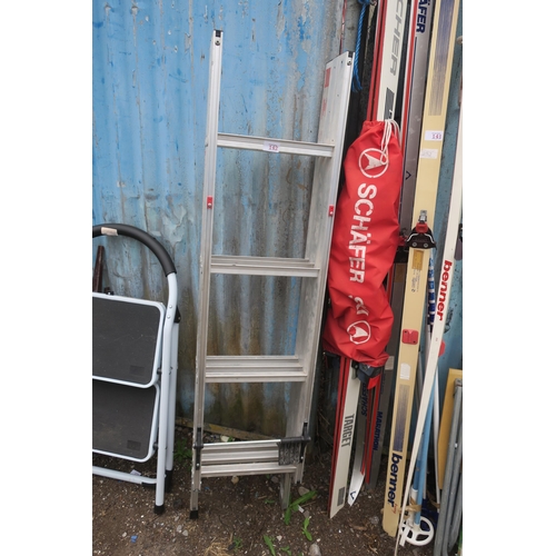 142 - LOFT LADDER AND SET OF ALUMINIUM STEPS