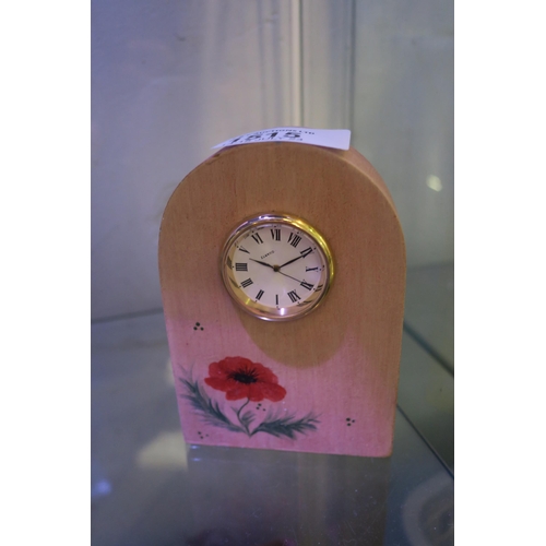 1515 - SMALL POPPY MANTLE CLOCK