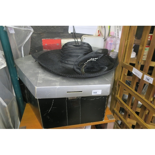 785 - BLACK HAT WITH BOX