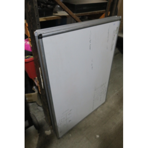 1724 - 5 WHITE BOARDS  / NOTICE BOARDS