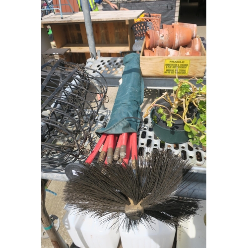 185 - CHIMNEY SWEEPING BRUSHES