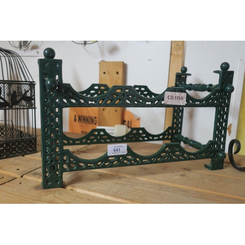 441 - METAL WINE RACK