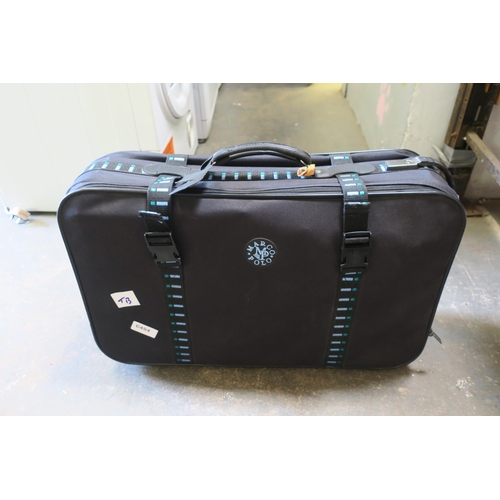 475 - SUITCASE WITH CONTENTS