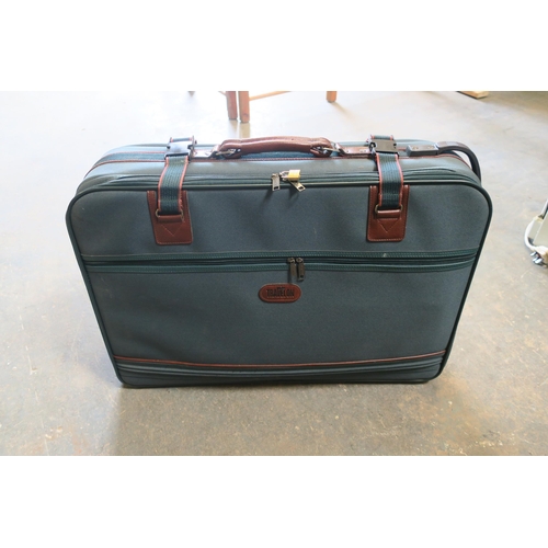 481 - TRAVELON GREEN SUITCASE