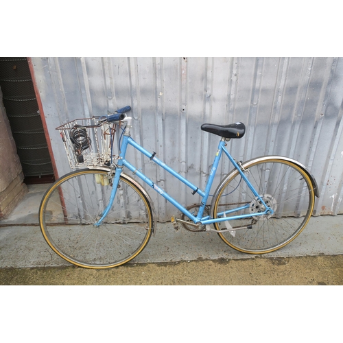 13 - RALEIGH LADIES BIKE