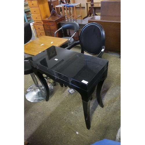 1006 - MODERN BLACK DESK AND CHAIR