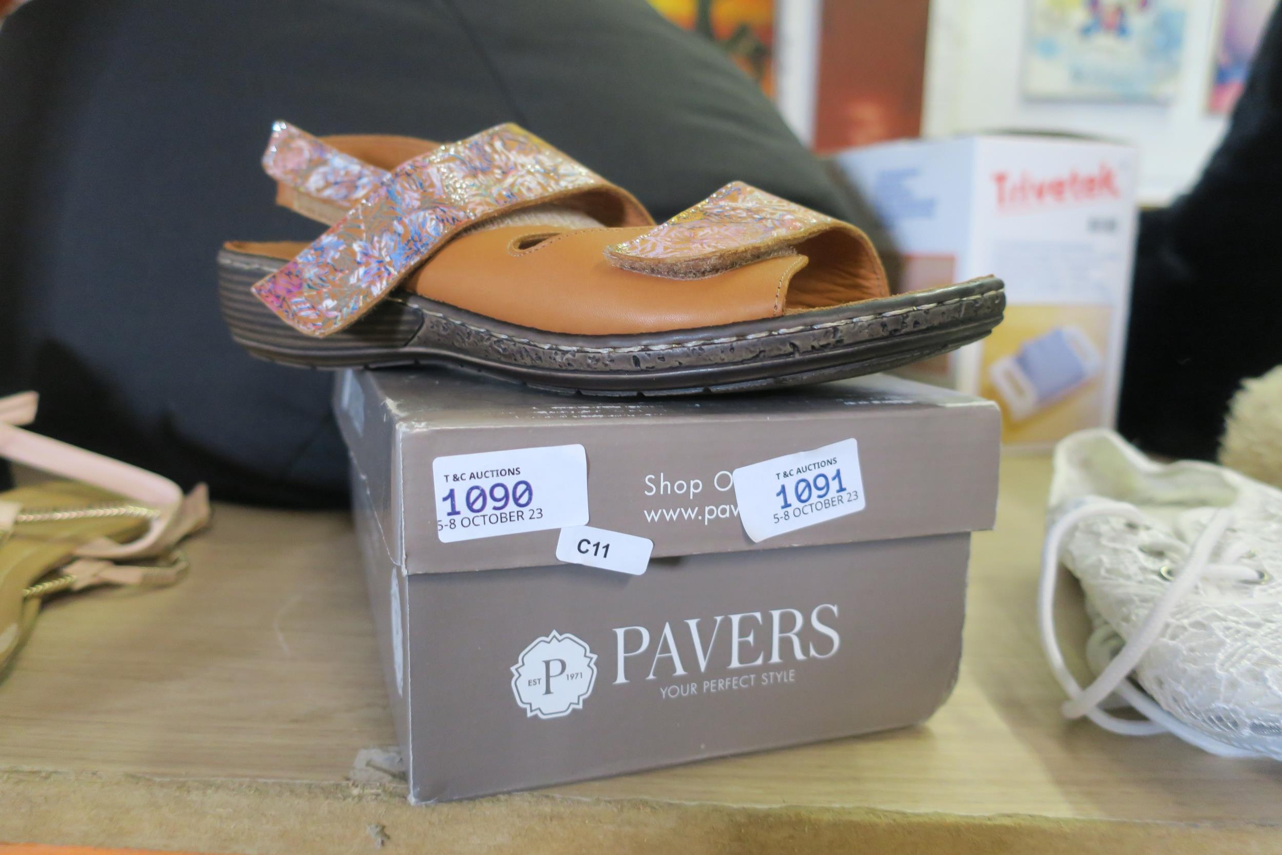 Pavers sandals hot sale size 5