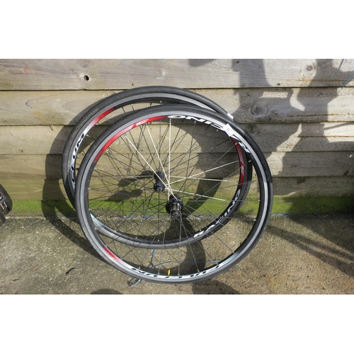 31 - 2 FULCRUM RACING BIKE WHEELS