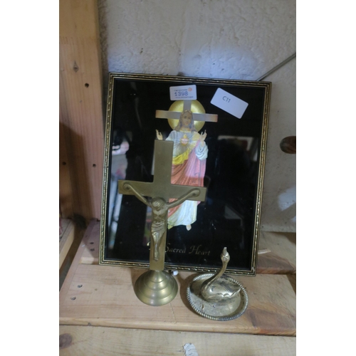 1398 - CHRISTIAN ITEMS - CRUCIFIX AND PICTURE