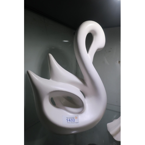 1432 - ABSTRACT CERAMIC SWAN