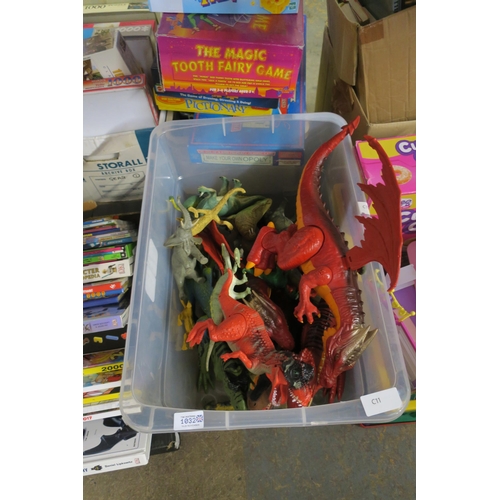 1032 - TUB OF DINOSAUR FIGURES