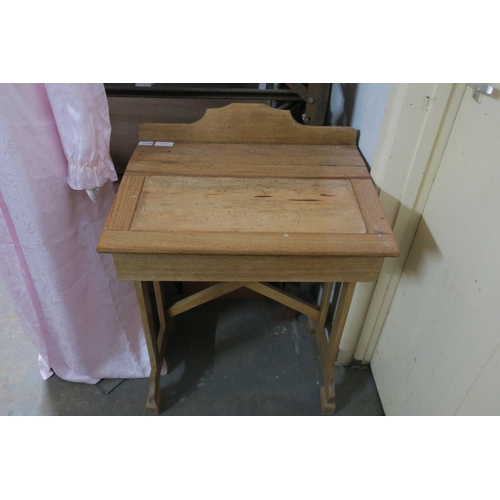 1132 - SMALL VINTAGE SCHOOL DESK