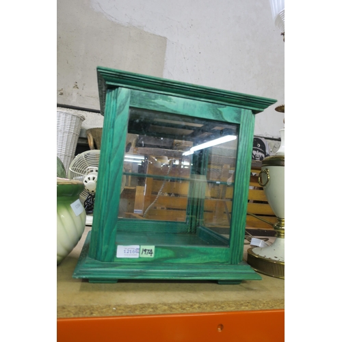 1216 - SMALL TABLE TOP GLASS DISPLAY CABINET