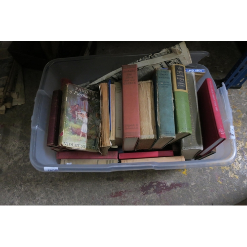 1267 - BOX OF VINTAGE CHILDREN'S BOOKS