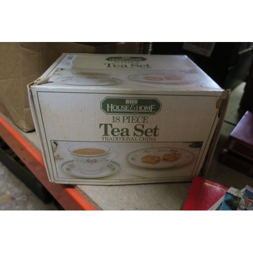 1285 - BOX OF COLLECTABLE CHINAWARE