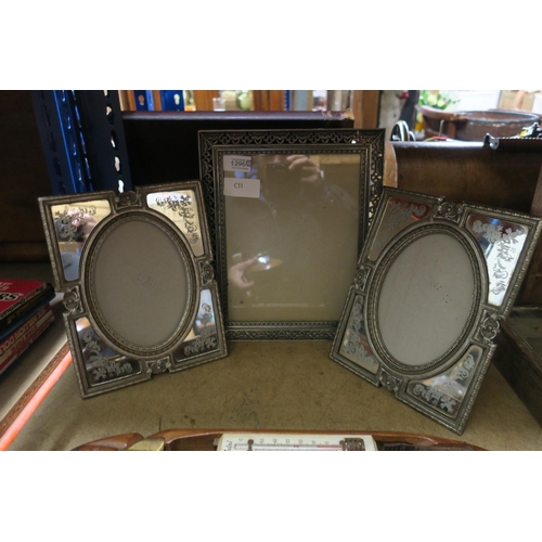 1296 - PICTURE FRAMES