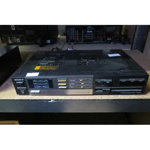 686 - SONY INTEGRATED STEREO AMPLIFIER TA-AX22B