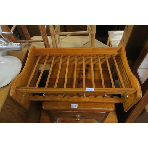 819 - WALL MOUNTED PINE PLATE RACK AND CUP HANGER