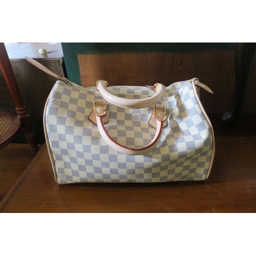 1463 - LADIES CREAM CHECK HANDBAG