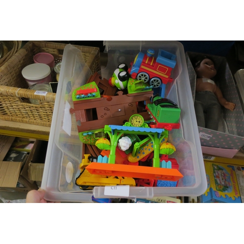 1618 - TUB OF TOYS