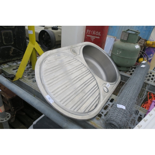 86 - STAINLESS STEEL KITCHEN SINK