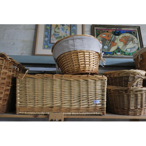 1552 - SELECTION OF WICKER ITEMS