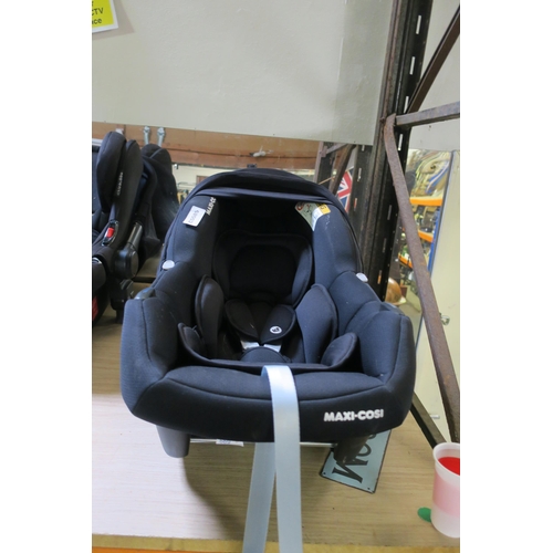 669 - MAXICOSI CAR SEAT