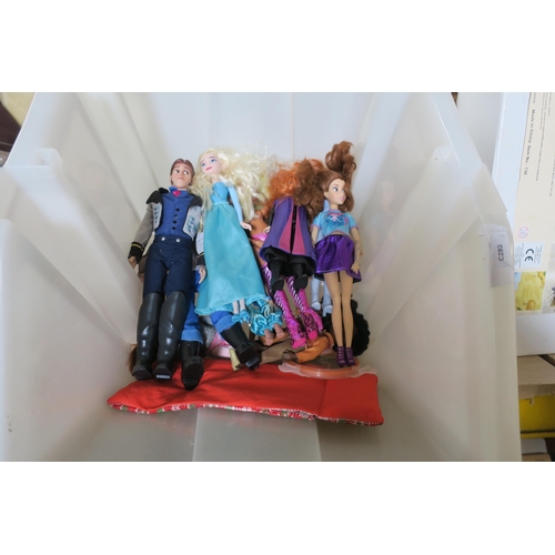 811 - DISNEY FILM, CHARACTER DOLLS