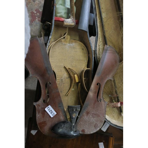 194 - THIS IS A 1770 VIOLIN IN POOR CONDITION . THE MAKER IS JOSEF KLOTZ. MOST ORIGINAL PARTS ARE STILL TH... 