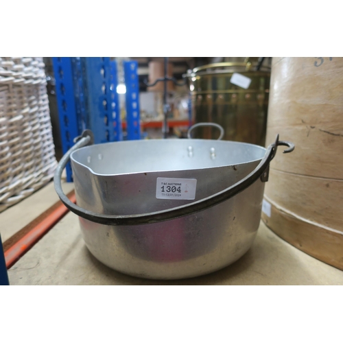 1304 - VINTAGE ALUMINIUM PRESERVES PAN