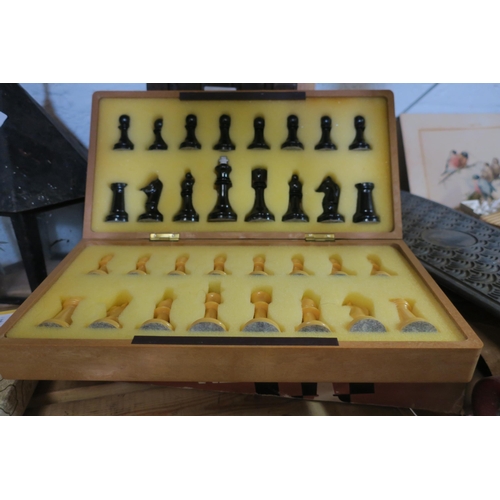 1393 - VINTAGE BOXED SPANISH TRAVEL CHESS SET