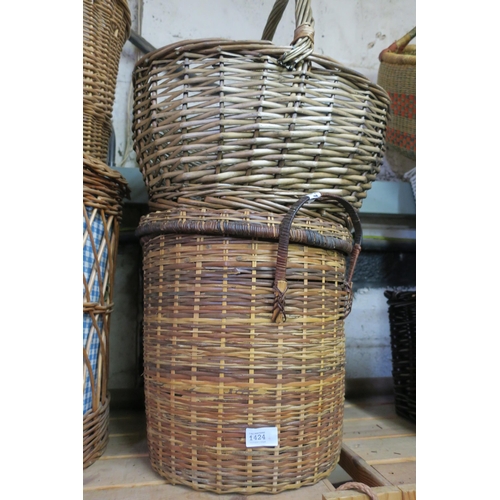 1424 - BUNDLE OF WICKER