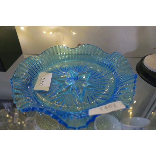 1461 - STUNNING BLUE GLASS BOWL WITH PIE STYLE EDGING